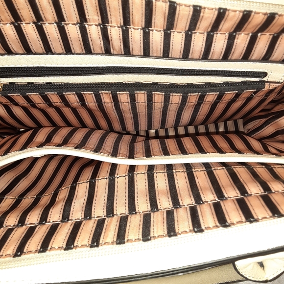 Purse - Picture 6 of 8